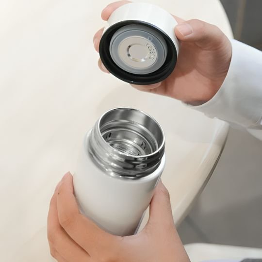 Gourde isotherme blanche ouverte