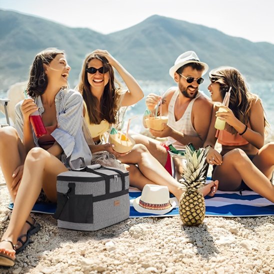 adultes fêtent en montagne sac isotherme repas