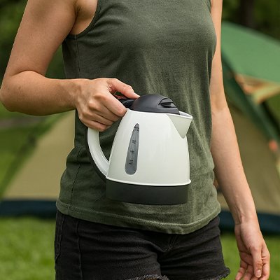 Bouilloire de voyage avec poignée ergonomique