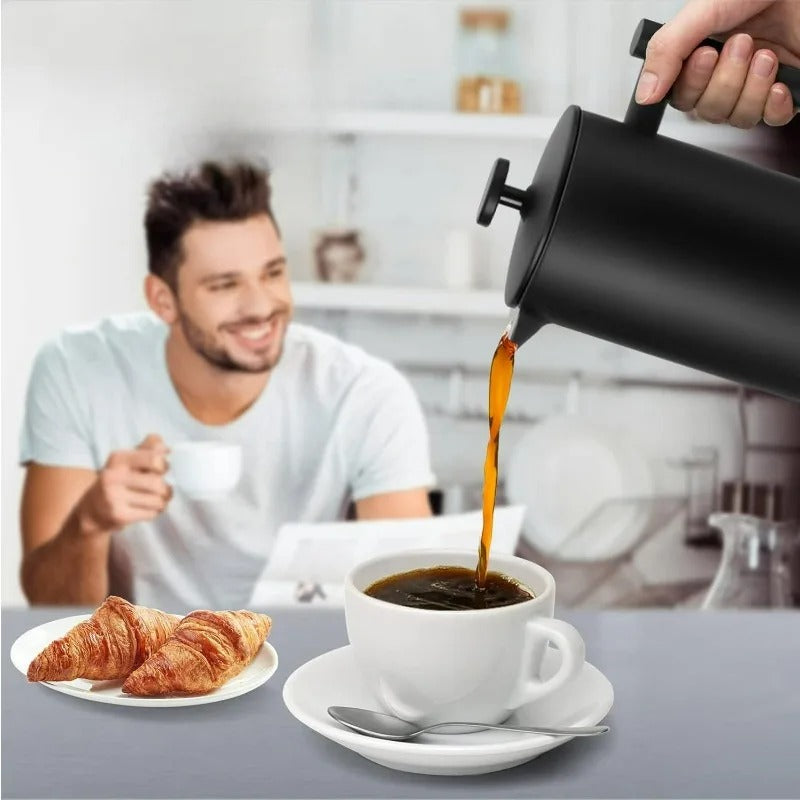 cafetière à piston noire mat