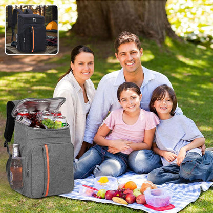 Couple deux enfants avec sac à dos isotherme