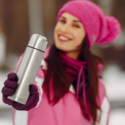 Femme avec gourde isotherme 1 litre Tynn 1.0