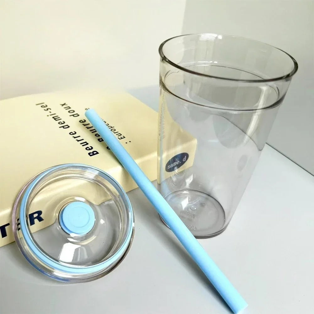 gobelet en plastique couvercle hermétique avec bouchon paille bleue