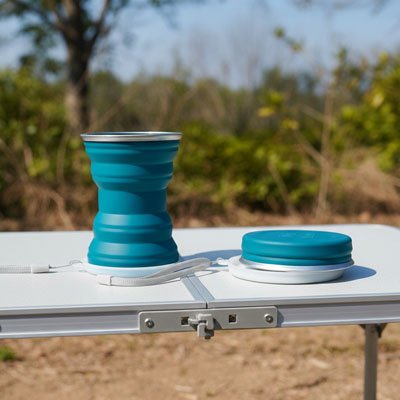 Gobelet pliable bleu avec couvercle 