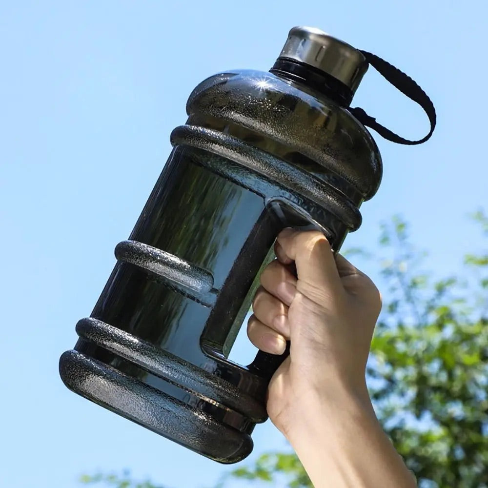 gourde 2l poignée intégrée pratique transport