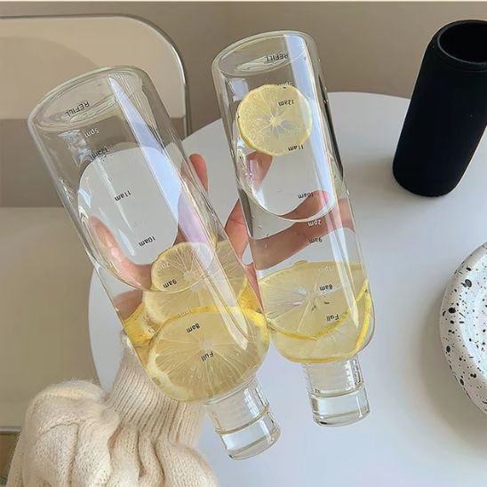 Gourde banche 500 ml et 750 ml avec eau citronnée 