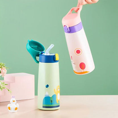 Gourde enfant verte sur table et une autre rose