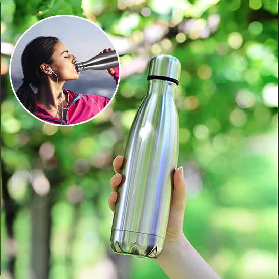 Gourde isotherme 1l avec femme qui s'hydrate