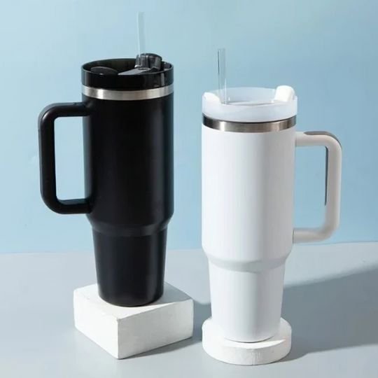 Gourde isotherme en noir et en blanc