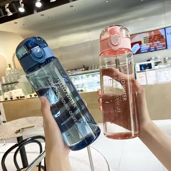 Gourde plastique en bleu ou en rose