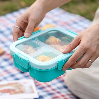 Lunch box bleue pratique en pique-nique