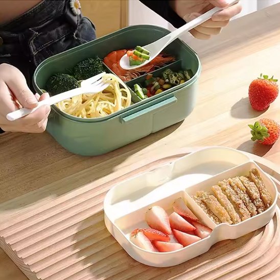 Lunch box vert avec compartiment et ustensiles