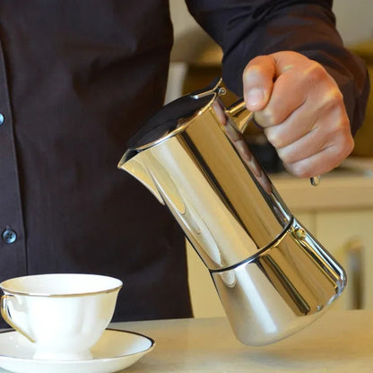 percolateur café verse expresso tasse