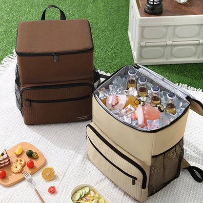 Pique-nique avec sac a dos glaciere kaki et un autre café