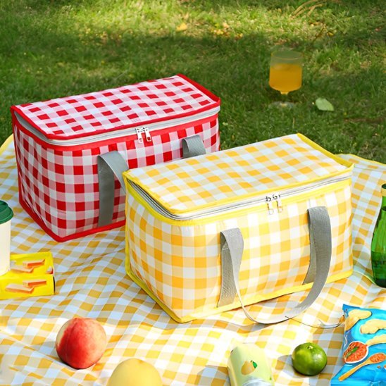 Sac isotherme en jaune ou en rouge