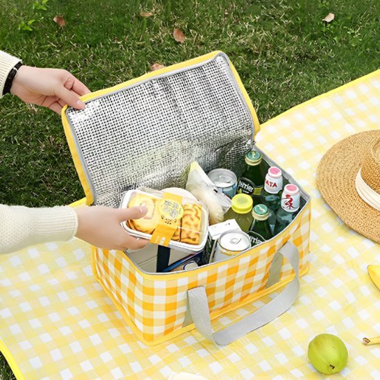 Sac isotherme ouverture sur aliments