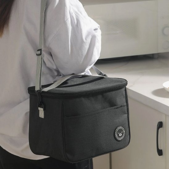 sac isotherme repas gris en bandoulière