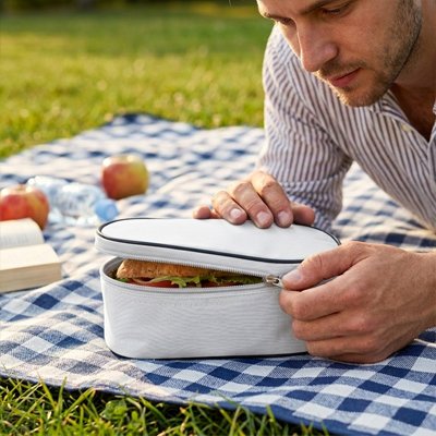 Sac repas isotherme blanc nappe pique-nique parc