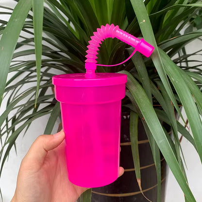 un des huit gobelets fushia
